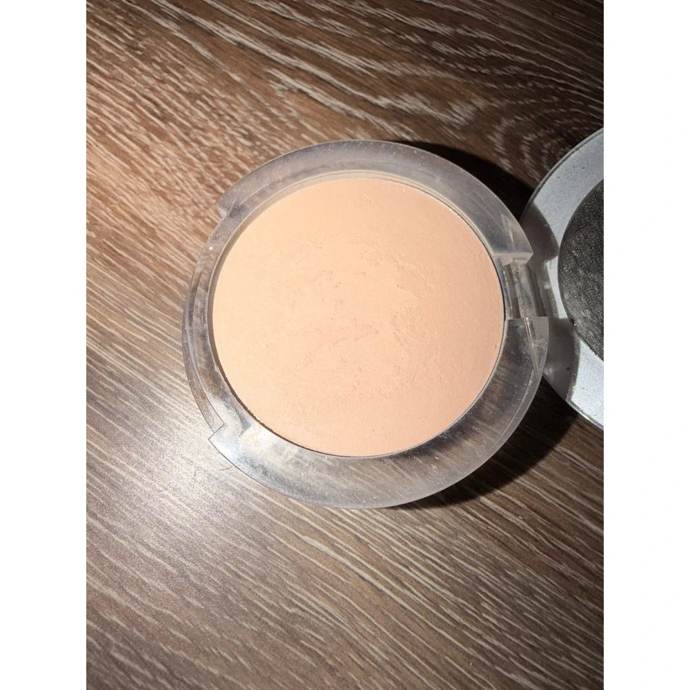 PUR Pressed Mineral Makeup 4-in-1 Pressed Powder Foundation SPF 15 Light